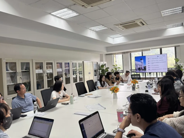 国际教育学院召开期中教师座谈会
