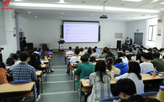【珠江时报】哪些大学生更受企业青睐？美加墨世界杯官网就业讲座有答案