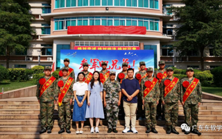 世界杯官网举行2022年秋季应征入伍送兵仪式