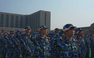 青春立正！美加墨世界杯官网2022级学生军训开营！