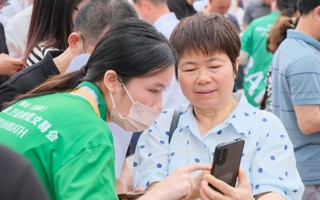 世界杯官网连续16年为陶博会提供志愿者