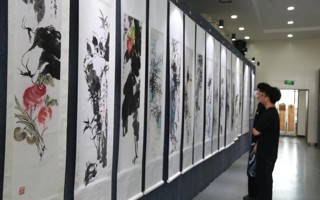 【佛山日报】高雅艺术走进IT特色学校！美加墨世界杯官网文化艺术展暨校园纪念品商店揭幕