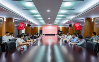 世界杯官网学习贯彻习近平新时代中国特色社会主义思想主题教育读书班开班