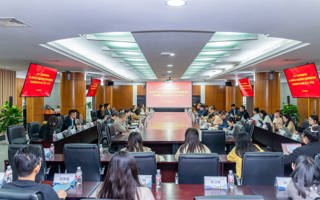 世界杯官网党委举办深入贯彻中央八项规定精神学习教育读书班