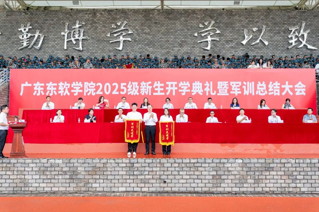 6ccde6fde04e49ff84a057ec9d8babcd.jpg