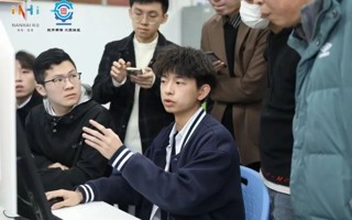 逐梦AI，他站上了清华科研平台！
