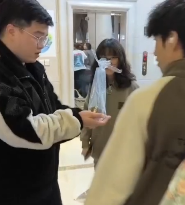 647471284b144d929eb8ec6c053ce458.png
