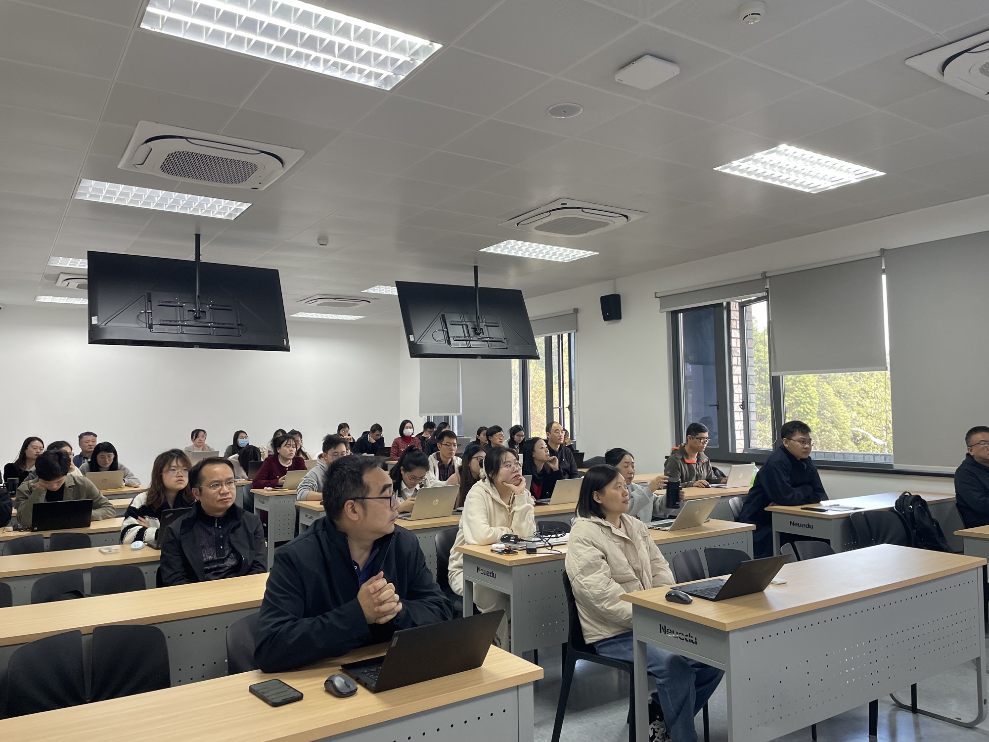 e239eab7a8ef4e16a6b5283dd35fb298.jpg e239eab7a8ef4e16a6b5283dd35fb298.jpg